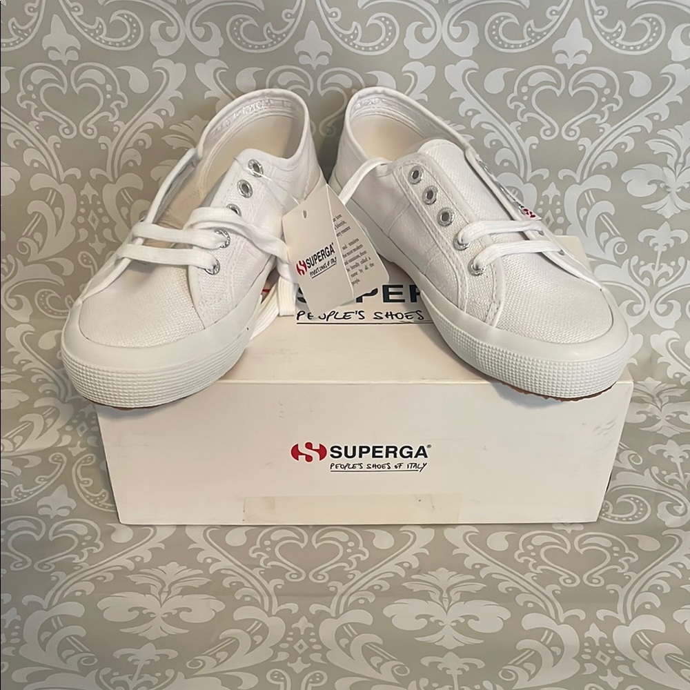 Superga Ladies Classic White Sneakers NIB SZ 7